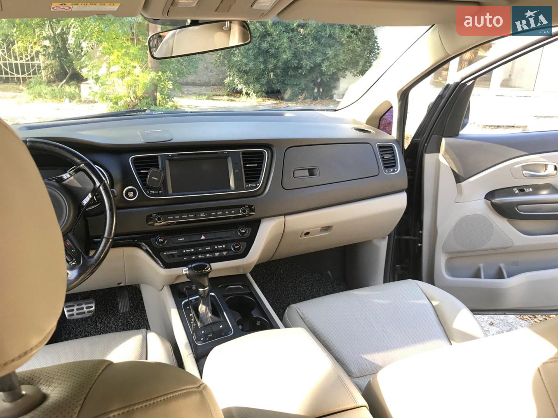 2015 Kia Carnival - мініатюра 12