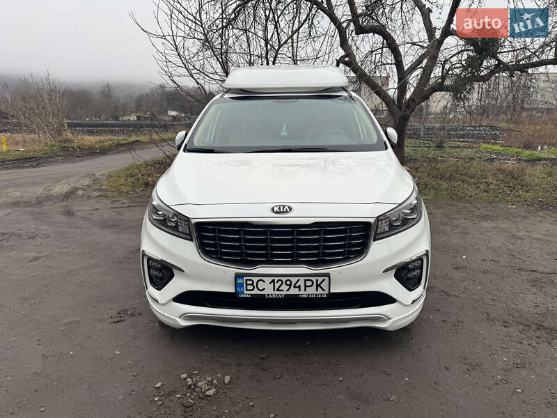 Минивэн Kia Carnival 2018 в Львове