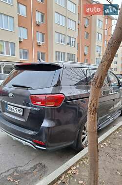 Минивэн Kia Carnival 2018 в Киеве