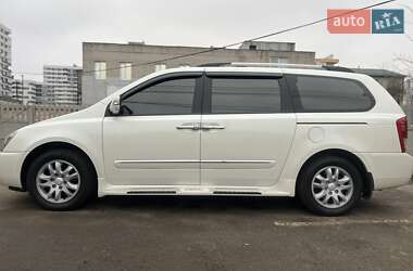 Kia Carnival 2011