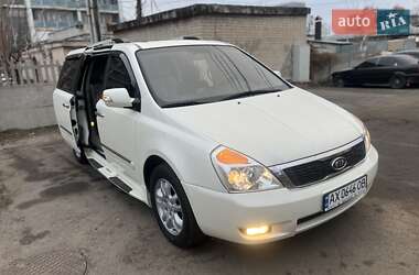 Мінівен Kia Carnival 2011 в Харкові