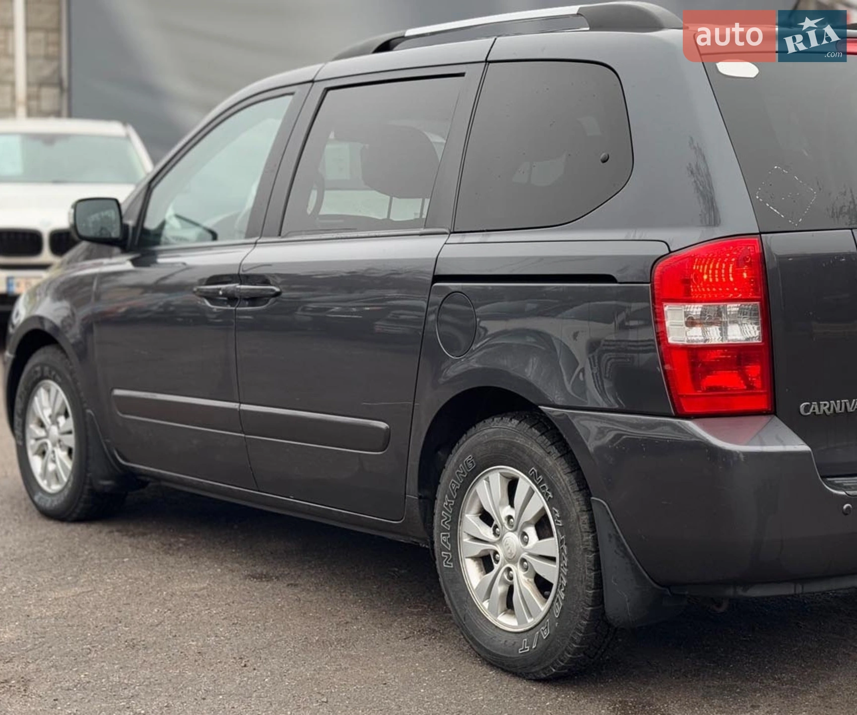 2012 Kia Carnival - мініатюра 2