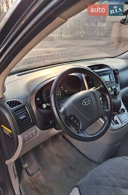 Минивэн Kia Carnival 2012 в 