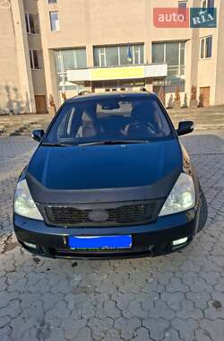 Минивэн Kia Carnival 2012 в 