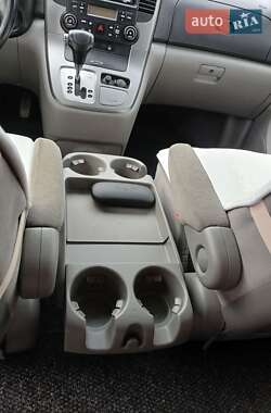 Минивэн Kia Carnival 2008 в 
