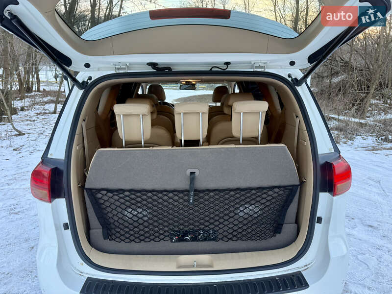 Минивэн Kia Carnival 2017 в Житомире фото 32 Минивэн Kia Carnival 2017 в Житомире