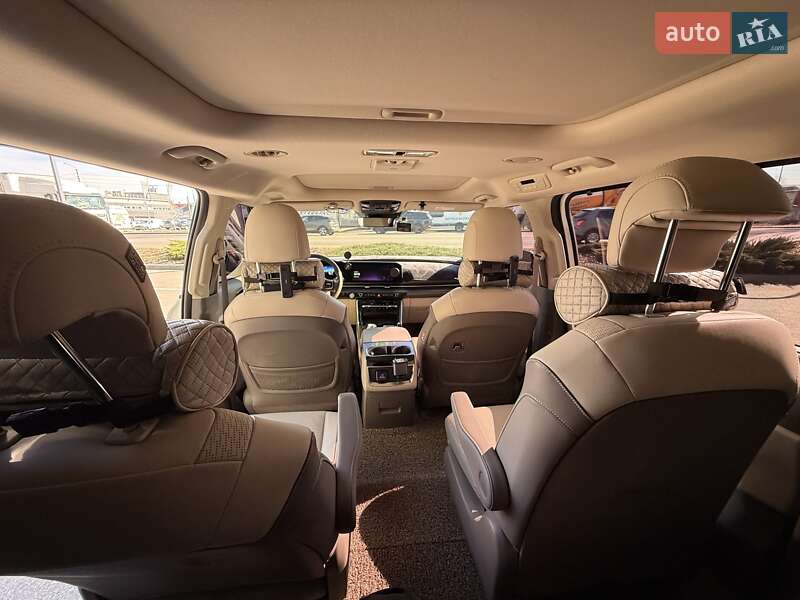 Минивэн Kia Carnival 2022 в Киеве