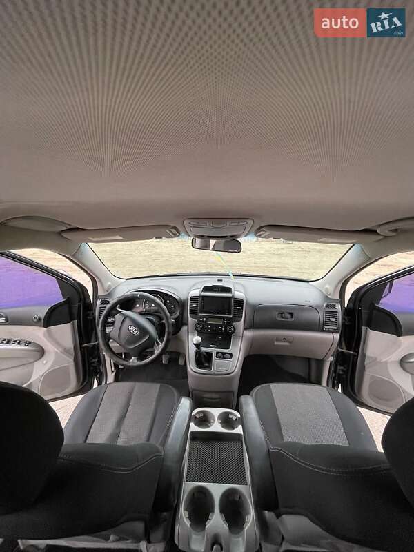 Минивэн Kia Carnival 2008 в Балаклее
