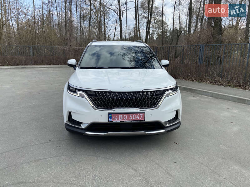 Минивэн Kia Carnival 2023 в Киеве