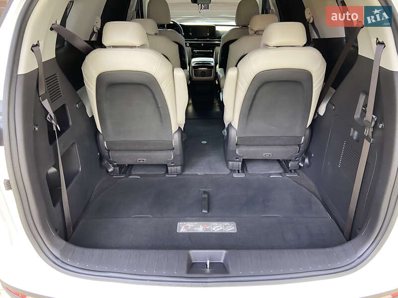 Минивэн Kia Carnival 2023 в Киеве