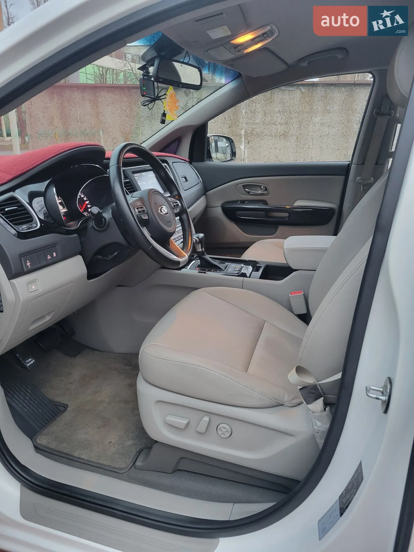 2017 Kia Carnival - мініатюра 8