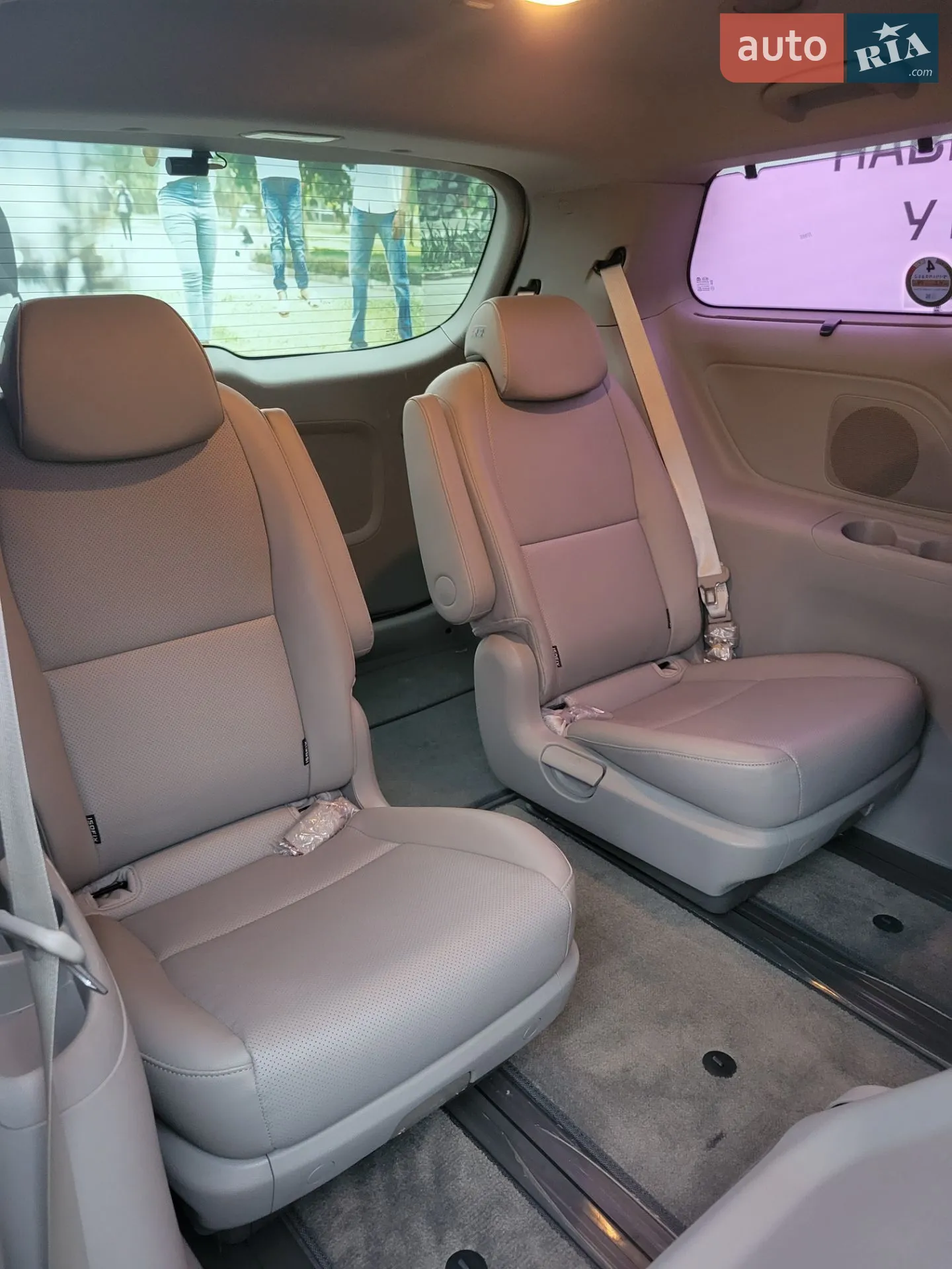 2017 Kia Carnival - мініатюра 12