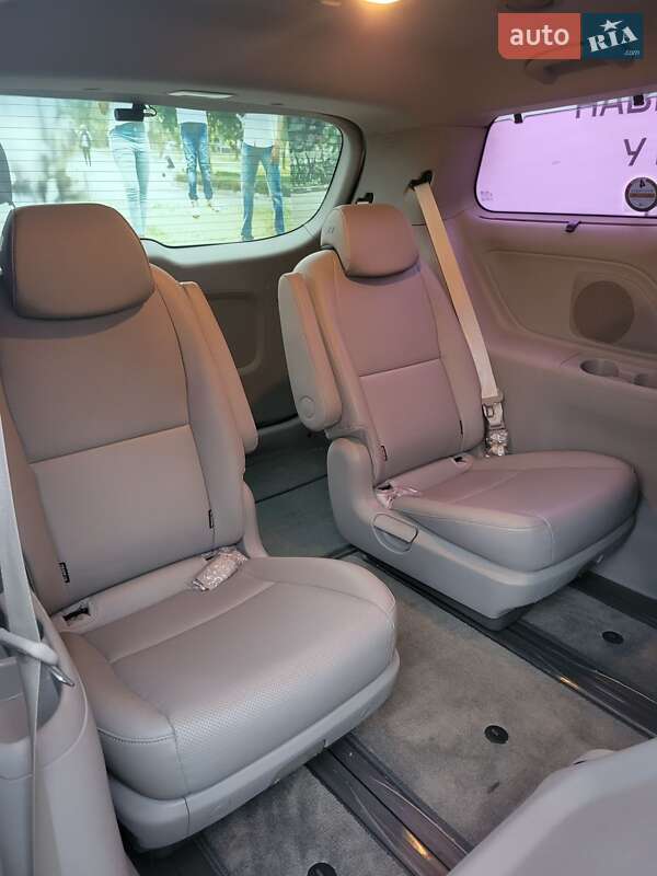 Мінівен Kia Carnival 2017 в Одесі