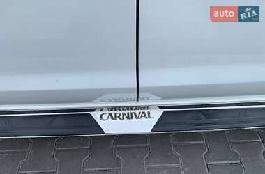 Минивэн Kia Carnival 2017 в 