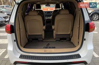 Минивэн Kia Carnival 2017 в 