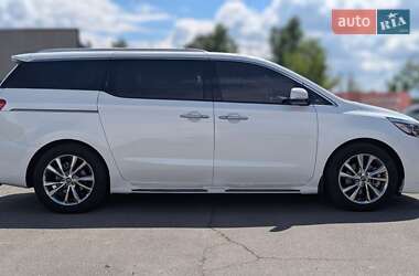 Минивэн Kia Carnival 2019 в 