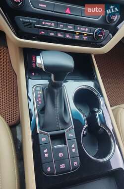 Минивэн Kia Carnival 2019 в 