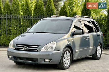 Минивэн Kia Carnival 2006 в 