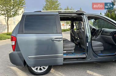 Минивэн Kia Carnival 2006 в 