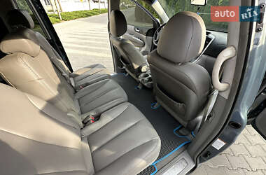 Минивэн Kia Carnival 2006 в 