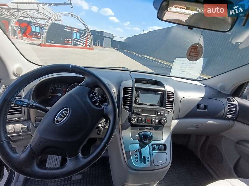 Минивэн Kia Carnival 2007 в Полтаве
