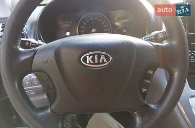 Мінівен Kia Carnival 2008 в 
