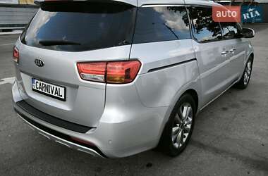 Минивэн Kia Carnival 2015 в 