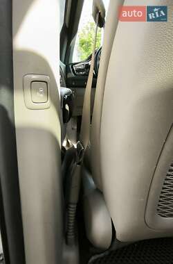 Минивэн Kia Carnival 2015 в 