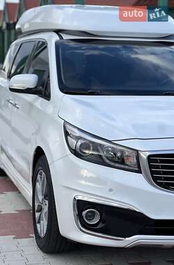 Мінівен Kia Carnival 2017 в 