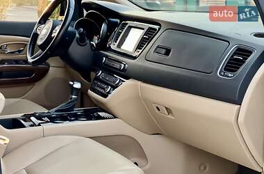 Мінівен Kia Carnival 2017 в 