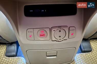 Мінівен Kia Carnival 2017 в 