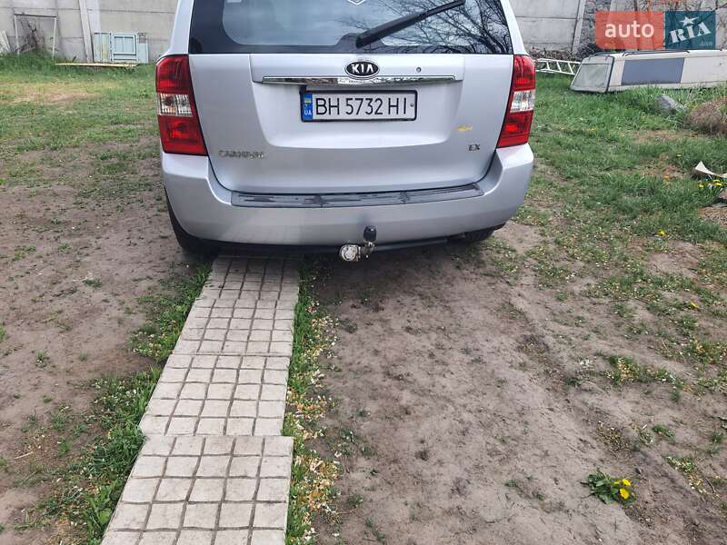 Минивэн Kia Carnival 2008 в Харькове