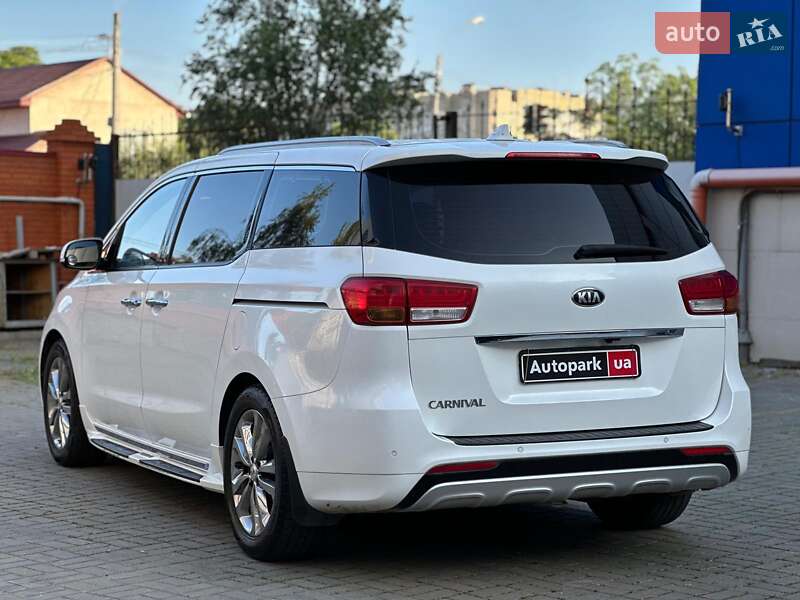 Мінівен Kia Carnival 2017 в Одесі