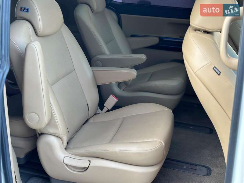 Мінівен Kia Carnival 2017 в Одесі