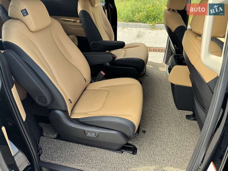 Минивэн Kia Carnival 2022 в Киеве