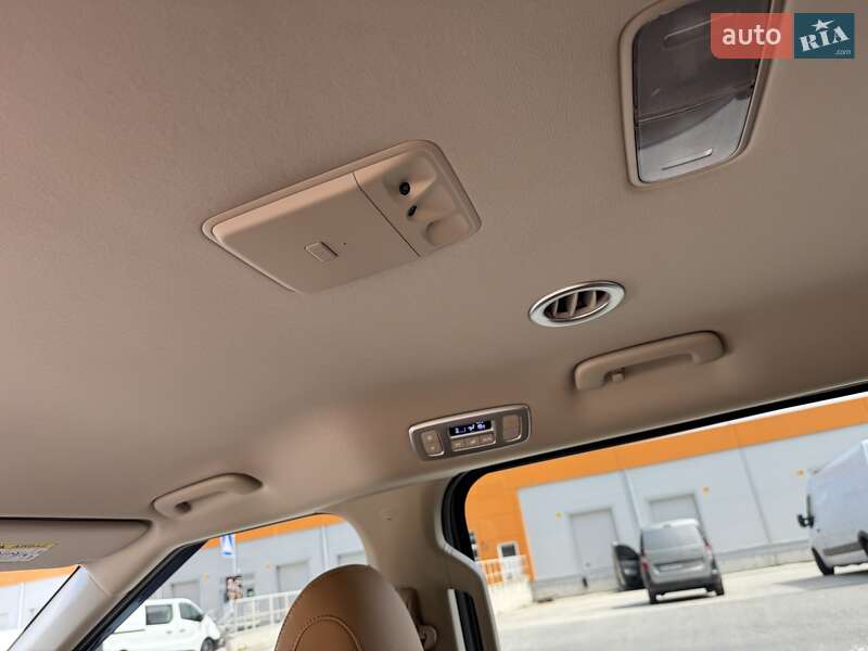 Минивэн Kia Carnival 2022 в Киеве