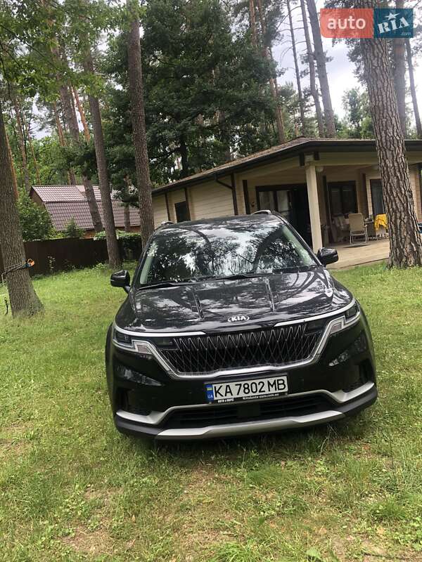 Минивэн Kia Carnival 2021 в Киеве