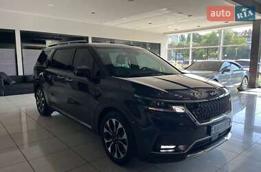 Минивэн Kia Carnival 2023 в 
