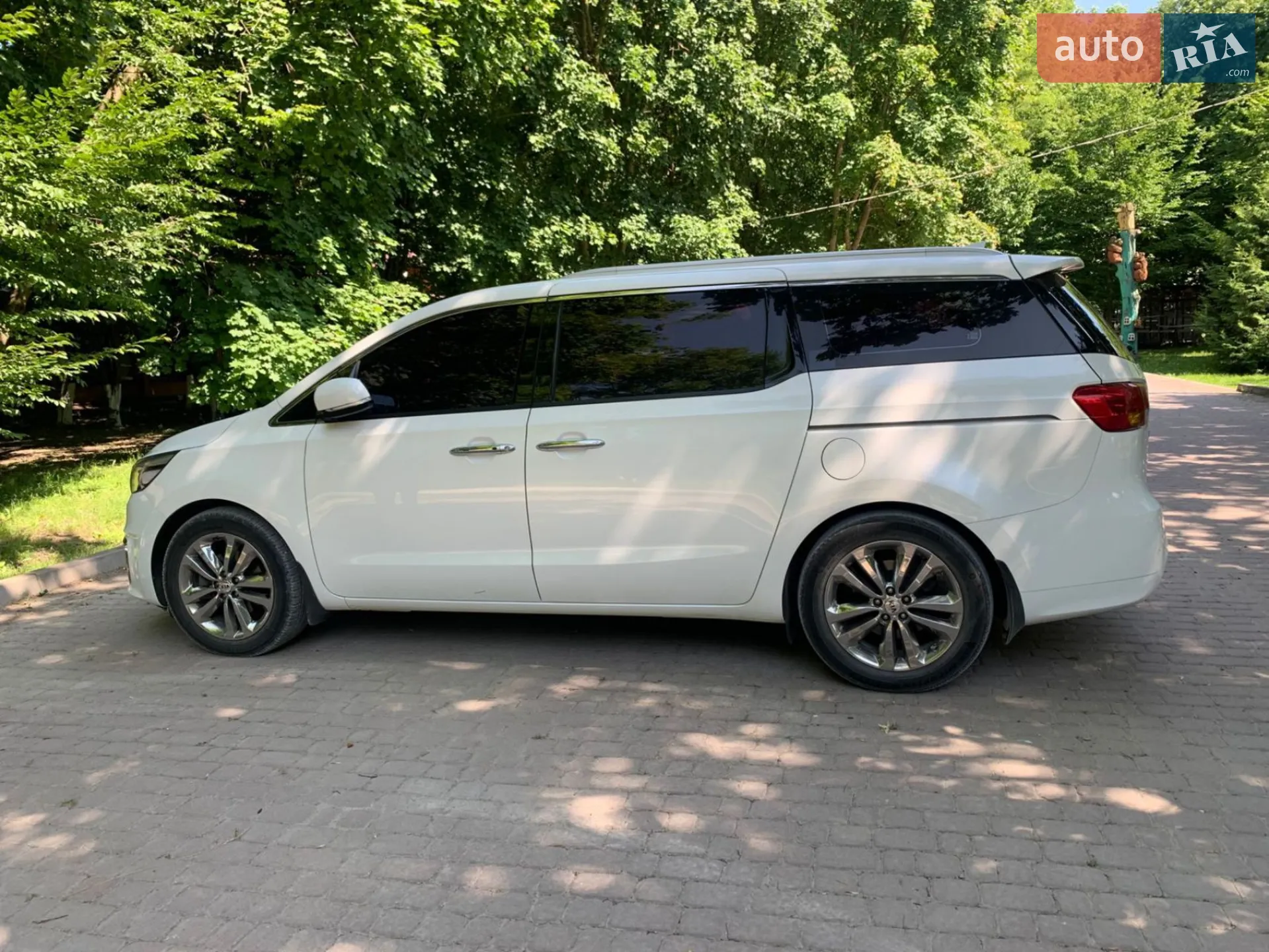 2017 Kia Carnival - мініатюра 3
