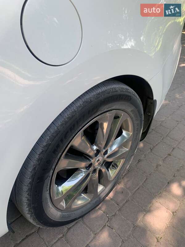 Минивэн Kia Carnival 2017 в Киеве