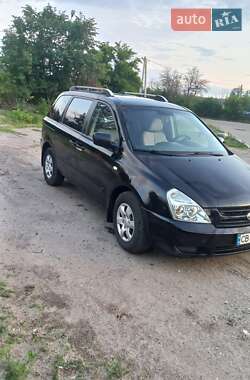 Минивэн Kia Carnival 2006 в Изюме