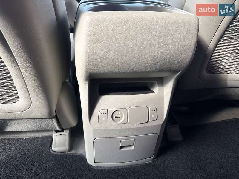 Минивэн Kia Carnival 2019 в Киеве фото 19 Минивэн Kia Carnival 2019 в Киеве
