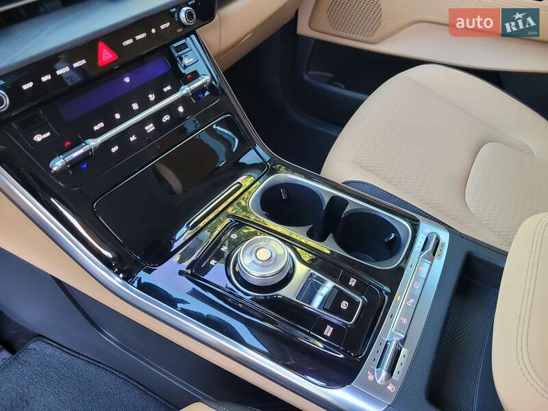 Мінівен Kia Carnival 2023 в Полтаві