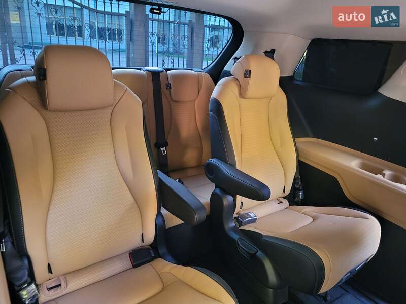 Мінівен Kia Carnival 2023 в Полтаві