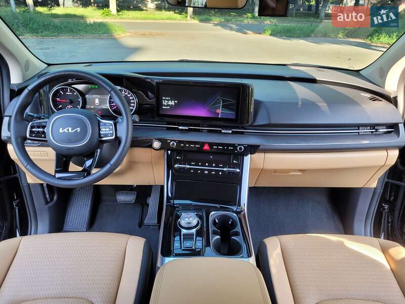 Мінівен Kia Carnival 2023 в Полтаві
