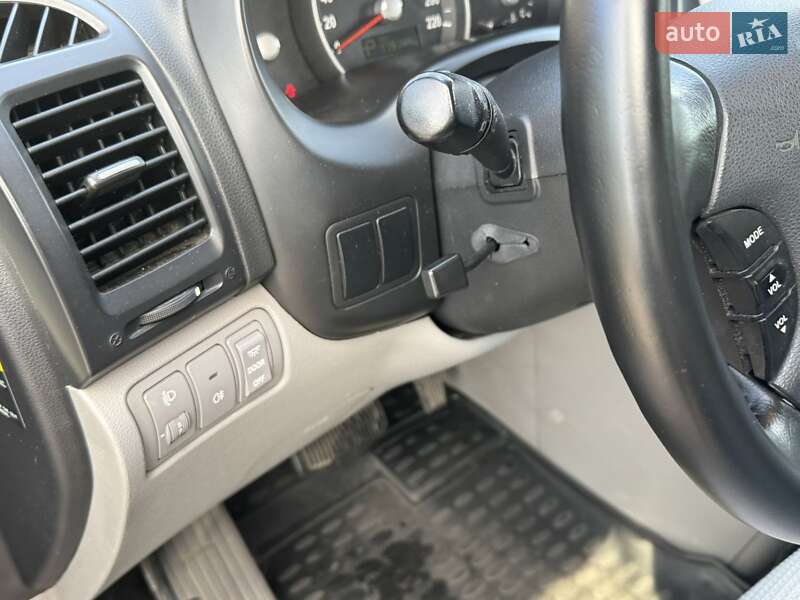 Мінівен Kia Carnival 2012 в Вінниці