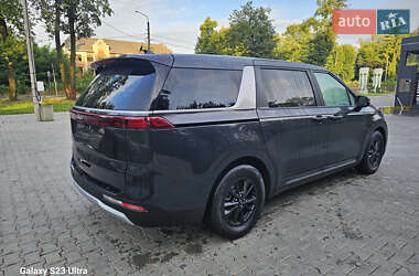 Минивэн Kia Carnival 2023 в 