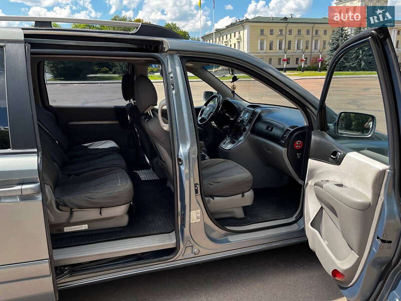 Мінівен Kia Carnival 2008 в Хмельницькому