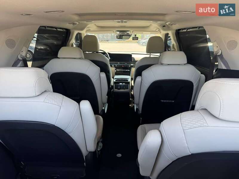 Минивэн Kia Carnival 2023 в Киеве
