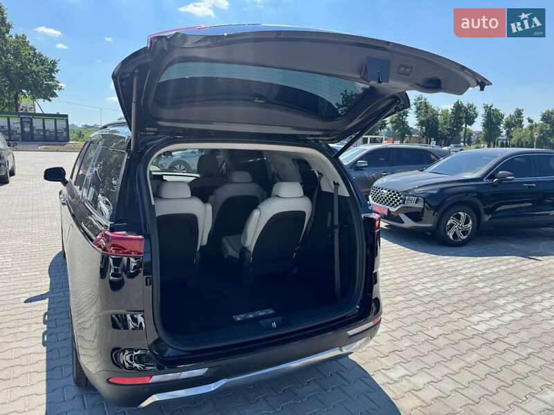 Минивэн Kia Carnival 2023 в Киеве